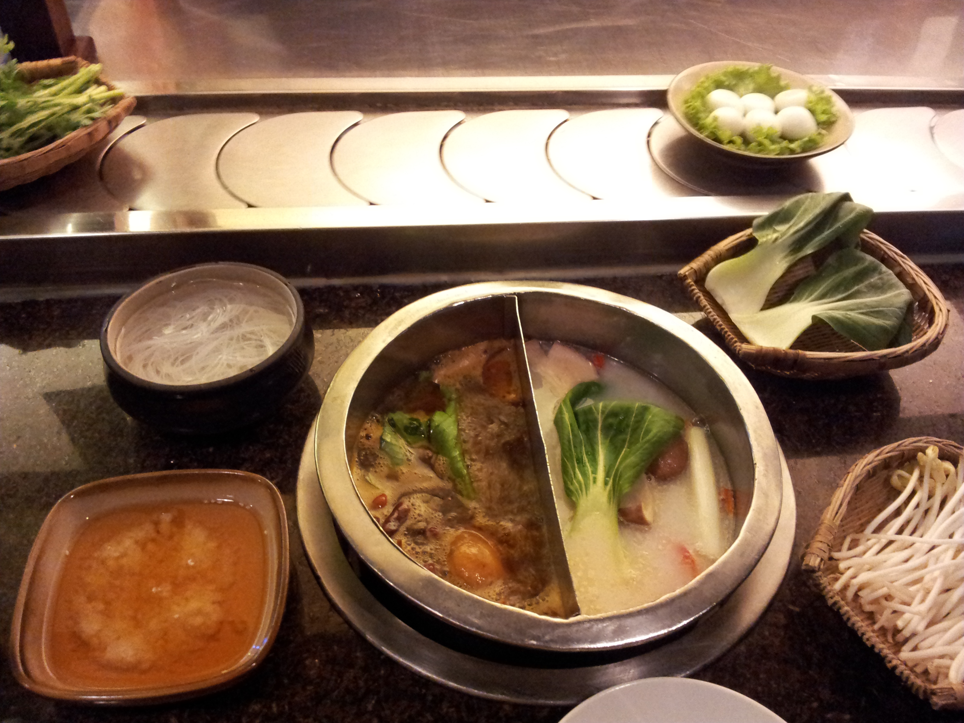 Conveyor hot pot The